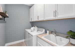8113 MOONBEAM AVENUE, SARASOTA, FL 34241 - MLS#MFRA4631616