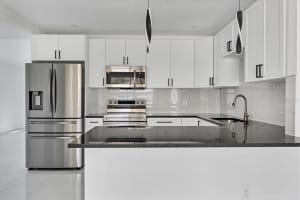 3235 YORKTOWN STREET, SARASOTA, FL 34231 Sold 04/28/25