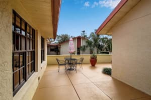 6105 COURTSIDE DRIVE, BRADENTON, FL 34210 Sold 04/25/25