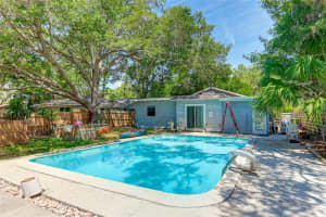 2574 HAWTHORNE STREET, SARASOTA, FL 34239 Sold 06/13/25
