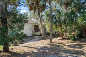 608 JEFFERSON AVENUE, SARASOTA, FL 34237 Sold 08/29/25