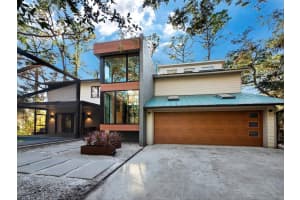 2340 ARDEN DRIVE, SARASOTA, FL 34232 Sold 01/15/25