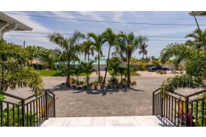 609 DUNDEE LANE, HOLMES BEACH, FL 34217 Sold 03/20/25