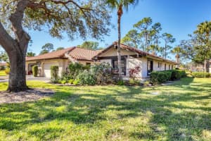 5561 GOLF POINTE DRIVE, SARASOTA, FL 34243 Sold 04/22/25