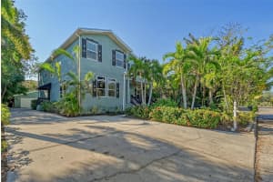 1732 HILLVIEW STREET, SARASOTA, FL 34239 - MLS#MFRA4631892