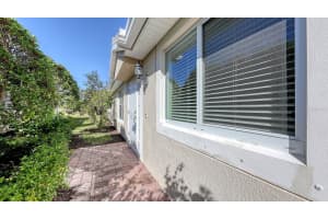 5862 GUARINO DRIVE, SARASOTA, FL 34238 Sold 01/28/25