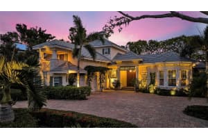1718 HILLVIEW STREET, SARASOTA, FL 34239 Sold 03/07/25