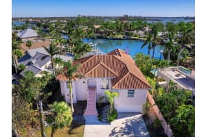 508 Siesta Dr, SARASOTA