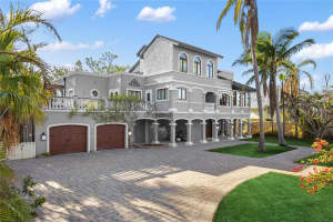 8855 MIDNIGHT PASS ROAD, SARASOTA, FL 34242 - MLS#MFRA4632077