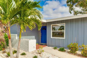 2623 SUNCREST DRIVE, SARASOTA, FL 34239 Sold 04/08/25