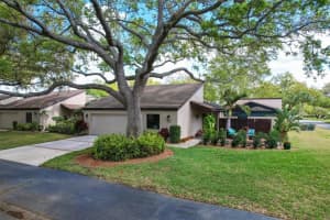 3824 GLEN OAKS MANOR DRIVE, SARASOTA, FL 34232 Sold 01/28/25