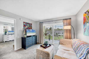 944 CAPRI ISLES BOULEVARD, VENICE, FL 34292 Sold 03/14/25