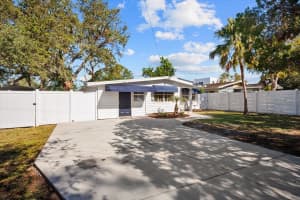 2369 BROWNING STREET, SARASOTA, FL 34237 - MLS#MFRA4632336