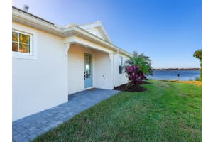 969 CROSSWIND AVENUE, SARASOTA, FL 34240 Sold 04/29/25