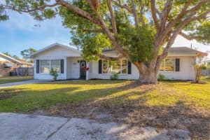 911 42ND STREET, BRADENTON, FL 34205 Sold 05/01/25