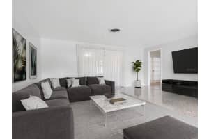 6015 UNION PLACE, BRADENTON, FL 34207 Sold 01/23/25