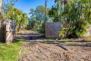 5219 CALLE DE RIO, SARASOTA, FL 34242 - MLS#MFRA4632487