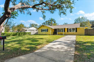 2481 MILMAR DRIVE, SARASOTA, FL 34237 Sold 01/10/25