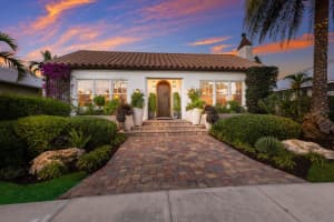 1923 HIBISCUS STREET, SARASOTA, FL 34239 Sold 04/28/25