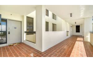 1932 HARBOURSIDE DRIVE, LONGBOAT KEY, FL 34228 Sold 03/17/25