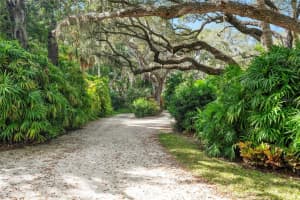 3350 OLD OAK DRIVE, SARASOTA, FL 34239 - MLS#MFRA4632749