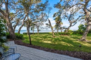 3350 OLD OAK DRIVE, SARASOTA, FL 34239 - MLS#MFRA4632749