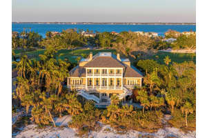801 LONGBOAT CLUB ROAD, LONGBOAT KEY, FL 34228 Sold 05/09/25