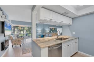 3029 QUAIL HOLLOW, SARASOTA, FL 34235 Sold 01/22/25