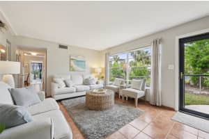 549 SUTTON PLACE, LONGBOAT KEY, FL 34228 Sold 04/14/25