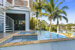 2127 LUSITANIA DRIVE, SARASOTA, FL 34231 Sold 08/27/25