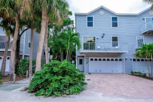 6250 HOLMES BOULEVARD, HOLMES BEACH, FL 34217 Sold 08/15/25