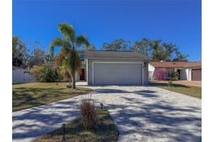 8224 COUNTRY OAKS COURT, SARASOTA, FL 34243 - MLS#MFRA4633059