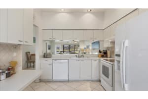 5460 HAMPSTEAD HEATH #19, SARASOTA, FL 34235 Sold 04/07/25