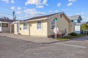 6 SEMINOLE DRIVE, BRADENTON, FL 34208 - MLS#MFRA4633111