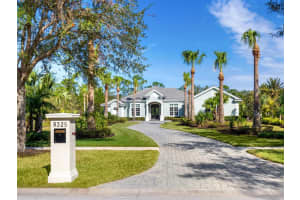 8325 LINDRICK LANE, BRADENTON, FL 34202 Sold 07/03/25