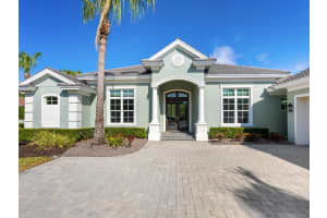 8325 LINDRICK LANE, BRADENTON, FL 34202 Sold 07/03/25