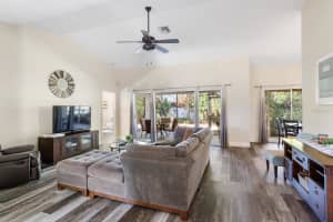4498 DIAMOND CIRCLE, SARASOTA, FL 34233 Sold 08/29/25