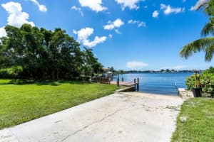 1854 COCKLESHELL DRIVE, SARASOTA, FL 34231 Sold 04/18/25