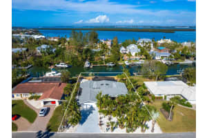 671 EMERALD HARBOR DRIVE, LONGBOAT KEY, FL 34228 Sold 07/01/25