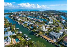 671 EMERALD HARBOR DRIVE, LONGBOAT KEY, FL 34228 Sold 07/01/25