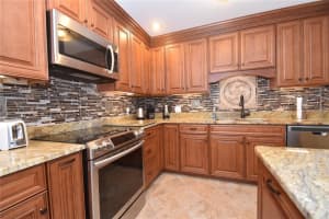 1701 CLOWER CREEK DRIVE, SARASOTA, FL 34231 Sold 05/01/25