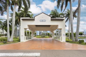 5277 ISLA KEY BOULEVARD, SAINT PETERSBURG, FL 33715 Sold 03/20/25