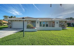 482 Rubens Dr E, NOKOMIS