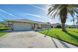 482 RUBENS DR E, NOKOMIS, FL 34275 - MLS#MFRA4633601