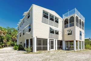 707 40TH STREET, PALMETTO, FL 34221 Sold 04/07/25