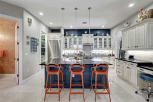 2139 HAWTHORNE STREET, SARASOTA, FL 34239 Sold 05/21/25
