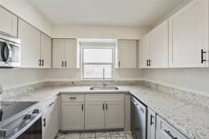260 AVENUE V NE, WINTER HAVEN, FL 33881 Sold 04/03/25