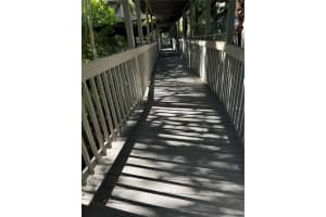 1323 LANDINGS DRIVE, SARASOTA, FL 34231 - MLS#MFRA4634310