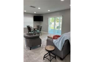 925 RHODES AVENUE, SARASOTA, FL 34237 Sold 03/17/25