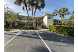 7130 FAIRWAY BEND LANE, SARASOTA, FL 34243 Sold 05/09/25